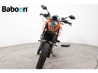 KTM 125 Duke ABS picture 3