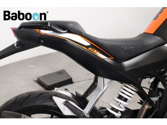 KTM 125 Duke ABS picture 18