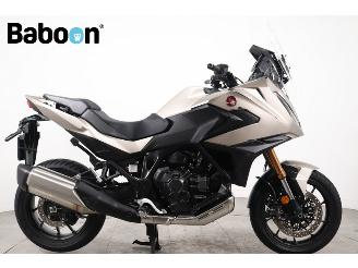krockskadad bil motor Honda  NT1100 DCT 2025/3