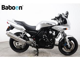 skadebil motor Yamaha FZS 600 Fazer 2001/6