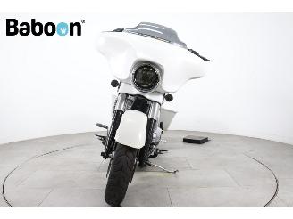 Harley-Davidson  FLHX Street Glide picture 3