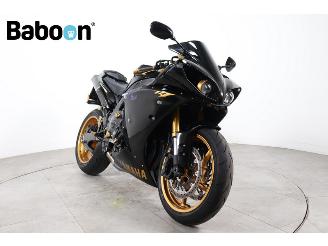 Yamaha  YZF-R1 picture 2