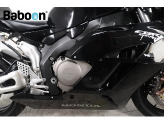 Honda CBR 1000 RR Fireblade picture 11