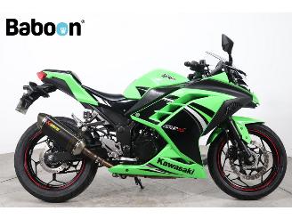 krockskadad bil motor Kawasaki  Ninja 300 2014/5