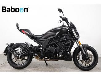 krockskadad bil motor Benelli  502 C 2022/3