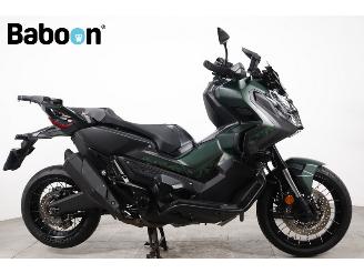 krockskadad bil motor Honda  X-ADV 2020/2