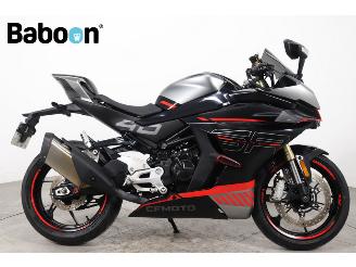 skadebil bromfiets Piaggio  450 SR 2023/11