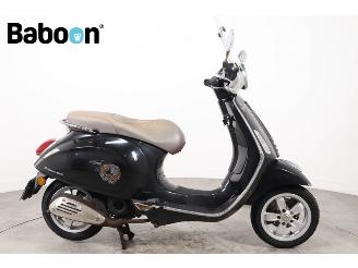 krockskadad bil bromfiets Vespa  Primavera 25KM 2016/8