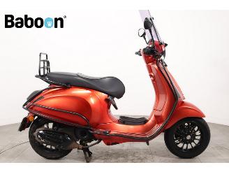 skadebil bromfiets Vespa  Sprint 25KM 2020/2
