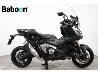 krockskadad bil motor Honda  X-ADV 2024/3