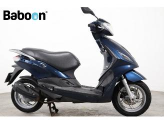 Unfall Kfz Roller Piaggio  Fly 45KM 2013/4