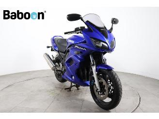Yamaha FZS 600 Fazer picture 2