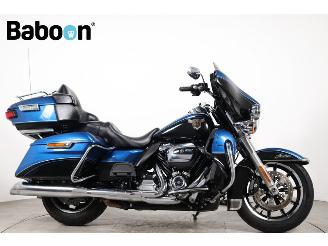 krockskadad bil auto Harley-Davidson C-klasse FLHTK Ultra Glide Limited 115 Years Anniversary 2018/11