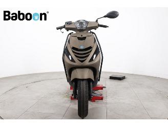 Piaggio  Zip 25KM picture 3