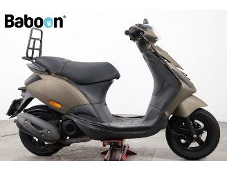skadebil bromfiets Piaggio  Zip 25KM 2022/2