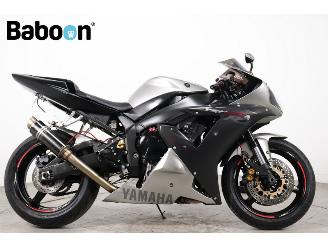 krockskadad bil motor Yamaha  YZF-R1 2002/3