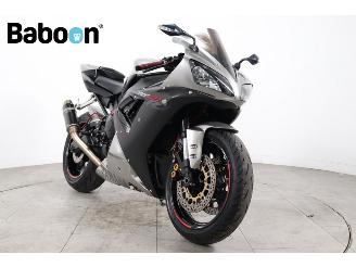 Yamaha  YZF-R1 picture 2
