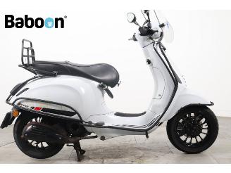 Coche accidentado Vespa  Sprint 25KM 2017/5