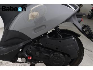 Piaggio  Zip 45KM picture 15