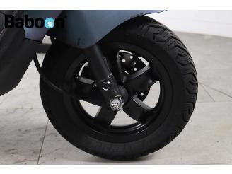 Piaggio  Zip 45KM picture 9