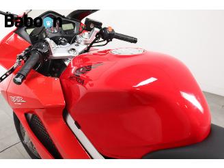 Honda VFR 800 FI V-TEC picture 16