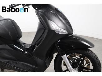 Piaggio Beverly 350 Sport Touring ABS picture 9