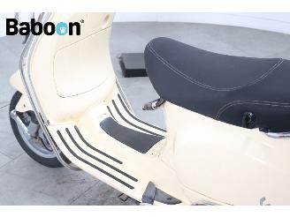 Vespa  LX 50 25KM picture 17