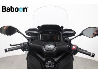 Yamaha XMAX 300 Tech MAX+ picture 16