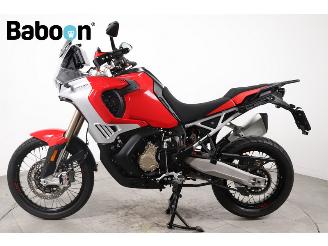 MV Agusta  Enduro Veloce picture 5