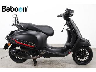 skadebil bromfiets Vespa  Sprint 25KM 2021/2