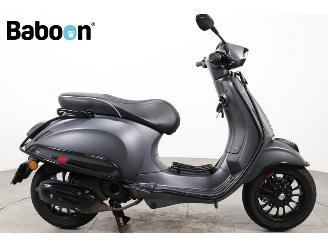 skadebil bromfiets Vespa Sprint 45KM  2018/3