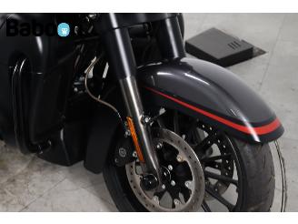 Harley-Davidson  FLHXSE CVO Street Glide 117 picture 10