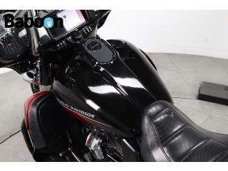 Harley-Davidson  FLHXSE CVO Street Glide 117 picture 22