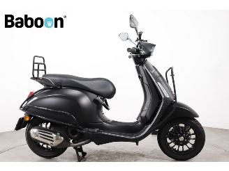 skadebil bromfiets Vespa Sprint 45KM  2022/9