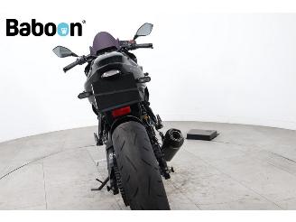 Suzuki  GSX-8R picture 3