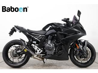 Suzuki  GSX-8R picture 1