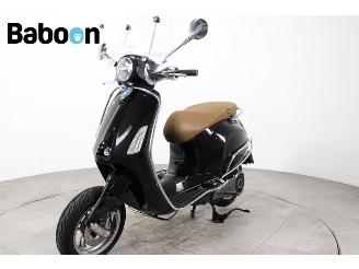 Vespa  Primavera Elettrica 45KM picture 6