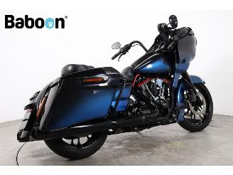 Harley-Davidson  FLTRXSE CVO Road Glide picture 6