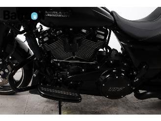 Harley-Davidson  FLTRX Road Glide Custom 117 picture 13