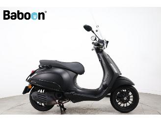 skadebil bromfiets Vespa  Sprint 25KM 2019/5