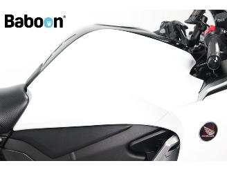 Honda VFR 1200 F DCT C-ABS picture 20