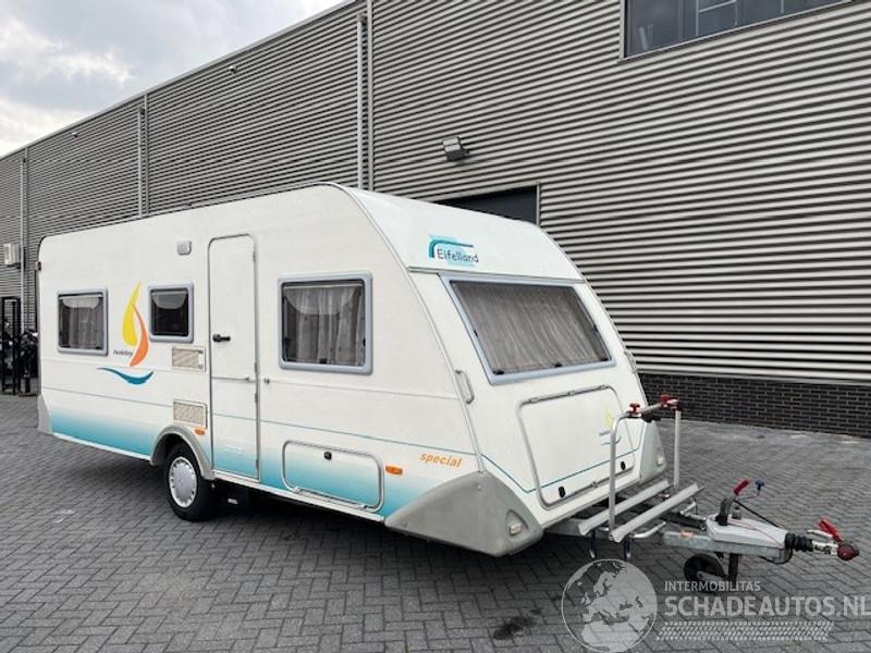 Eifelland  500 E Holiday Special Stapelbed + Mover