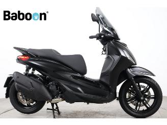 Damaged car Piaggio  400 Beverly S HPE 2024/10