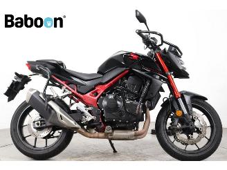 krockskadad bil motor Honda CB 750 Hornet 2023/10