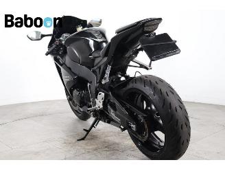 Honda CBR 1000 RR Fireblade picture 2