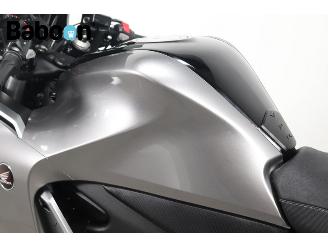 Honda VFR 1200 F ABS picture 9