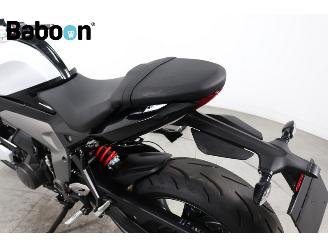 Triumph Daytona 660 picture 9