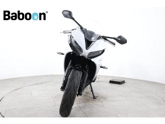 Triumph Daytona 660 picture 3
