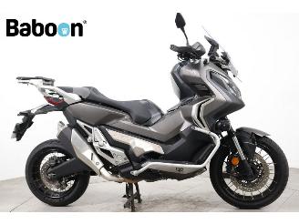 krockskadad bil motor Honda  X-ADV 2019/6