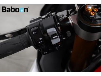 Yamaha  YZF-R1 picture 13